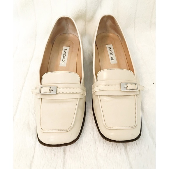 ANN TAYLOR Sz 5.5 M Vintage Cream Leather Blk Heel Loafer - Picture 3 of 7